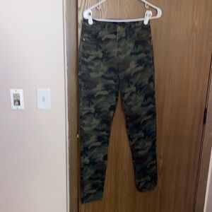 Forever 21 Camouflage Pants SZ Medium